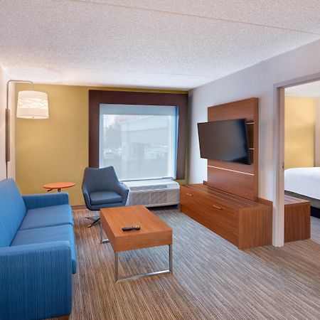 Holiday Inn Express & Suites West Long Branch - Eatontown By Ihg מראה חיצוני תמונה