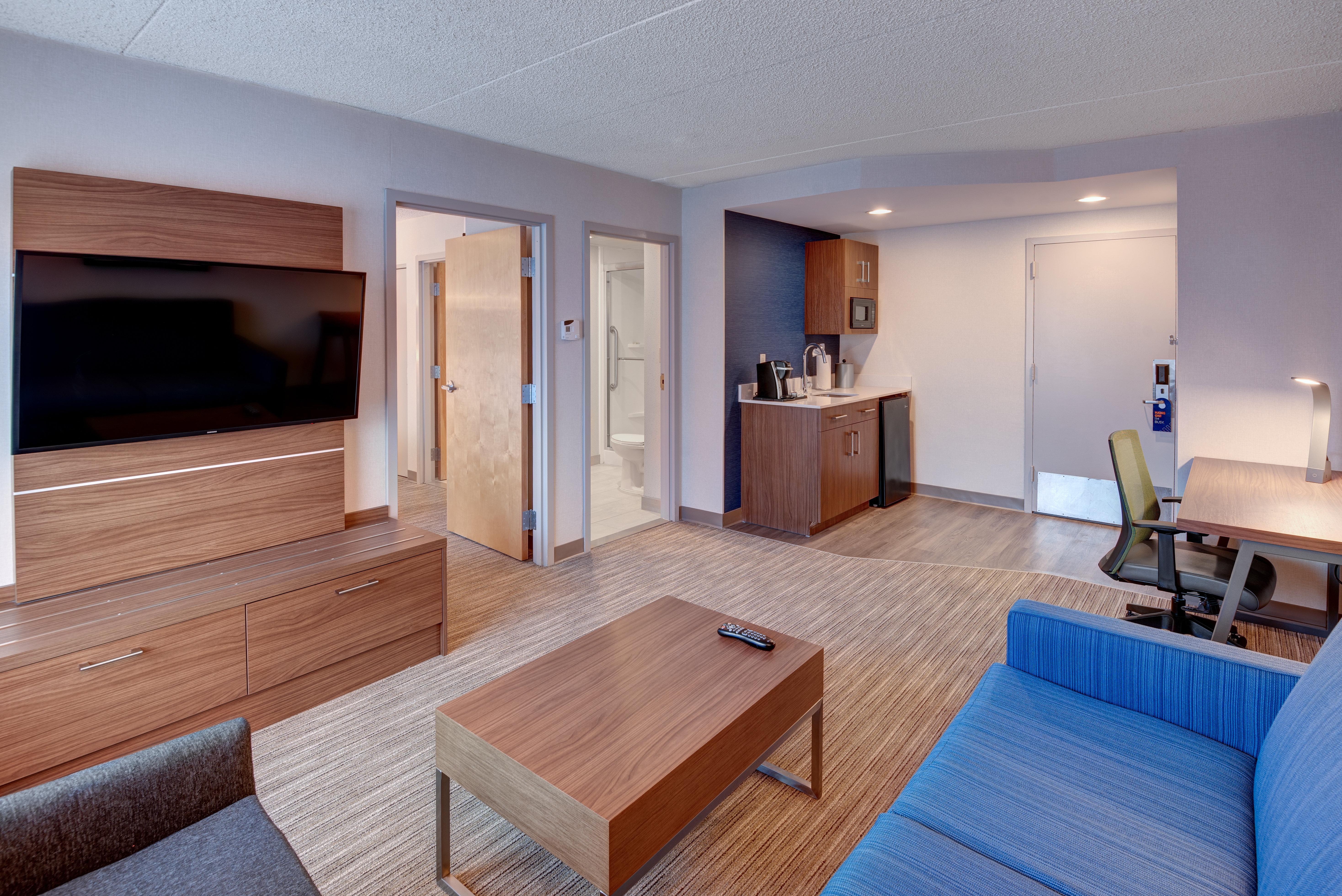 Holiday Inn Express & Suites West Long Branch - Eatontown By Ihg מראה חיצוני תמונה