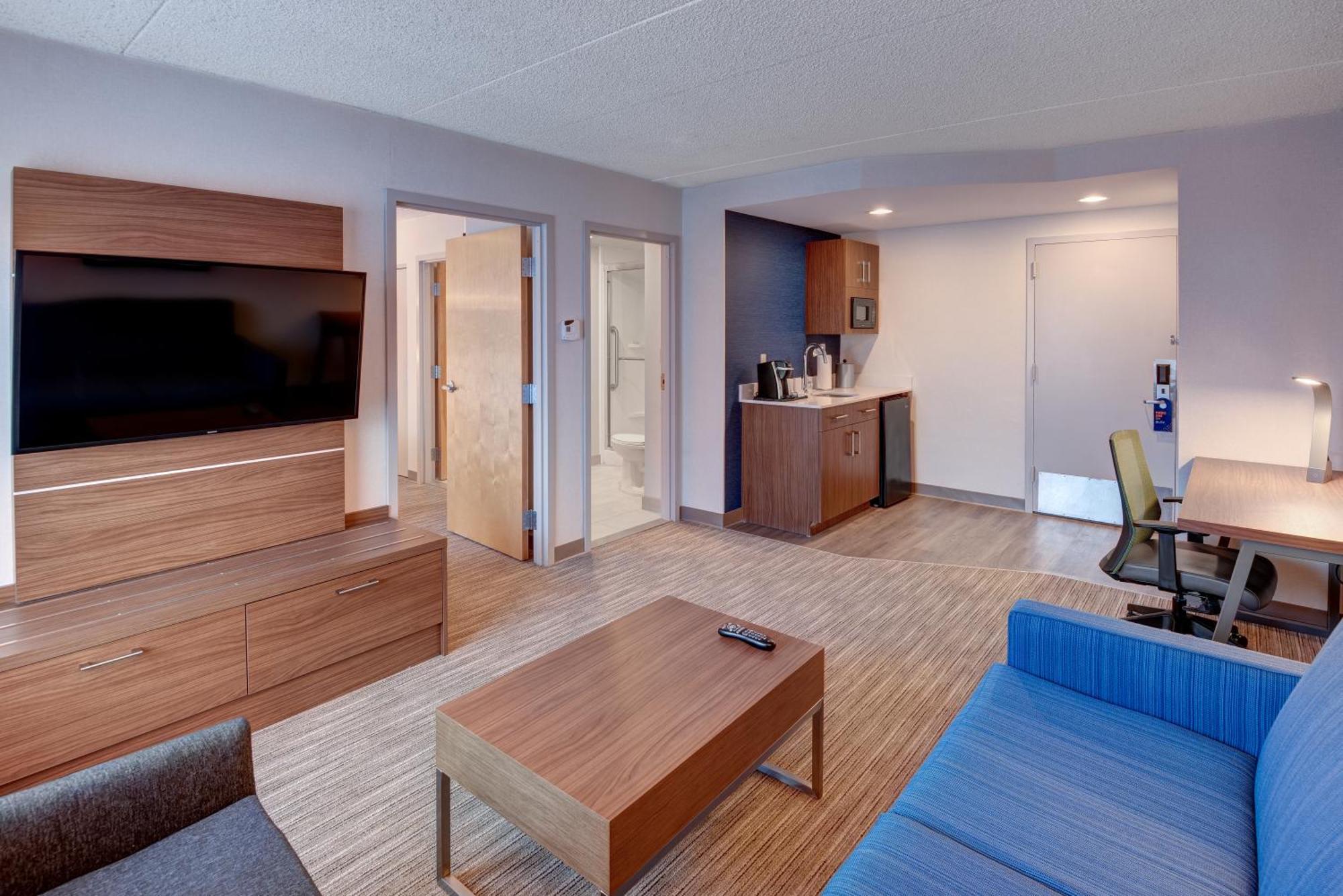 Holiday Inn Express & Suites West Long Branch - Eatontown By Ihg מראה חיצוני תמונה