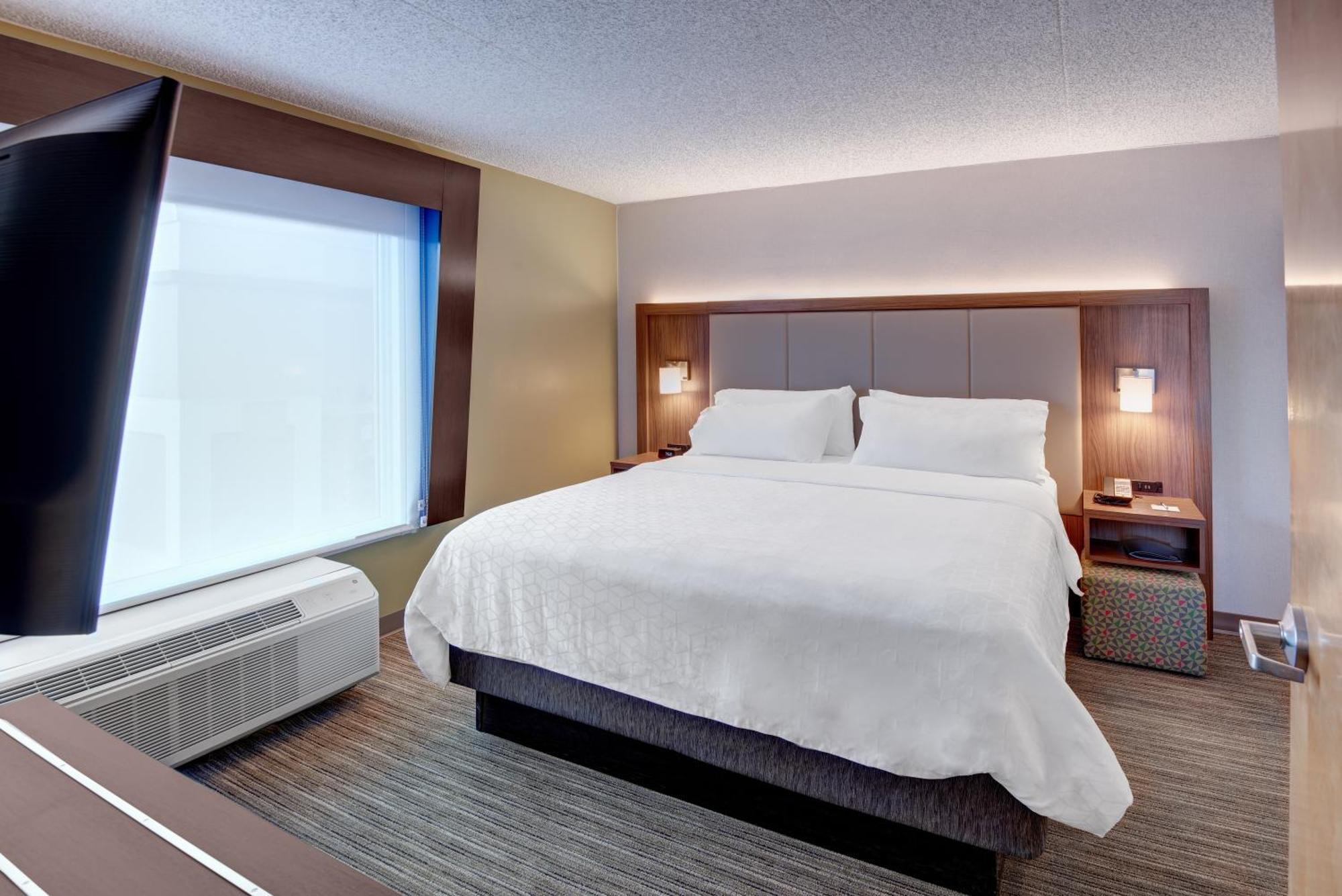Holiday Inn Express & Suites West Long Branch - Eatontown By Ihg מראה חיצוני תמונה