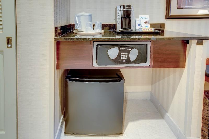 Holiday Inn Express & Suites West Long Branch - Eatontown By Ihg מראה חיצוני תמונה