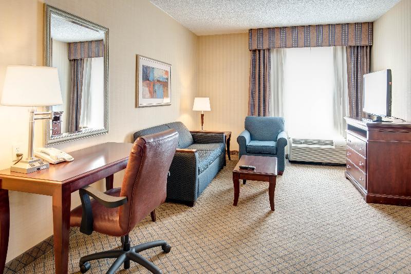 Holiday Inn Express & Suites West Long Branch - Eatontown By Ihg מראה חיצוני תמונה