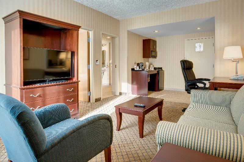 Holiday Inn Express & Suites West Long Branch - Eatontown, An Ihg Hotel מראה חיצוני תמונה